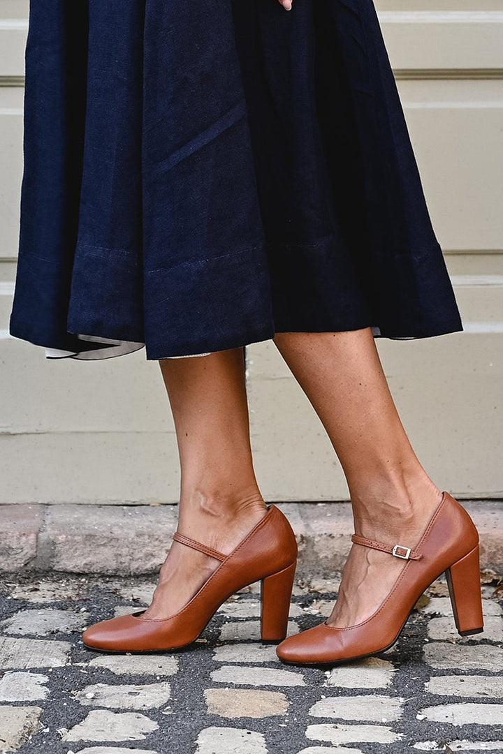 Caella | Sandals with straps for everyday wear and small heel