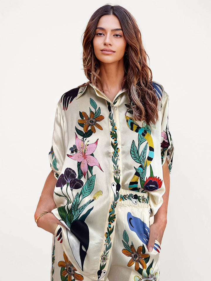 Satin Finish Set with Sophisticated Print – Oversized Shirt and Coordinated Pants
