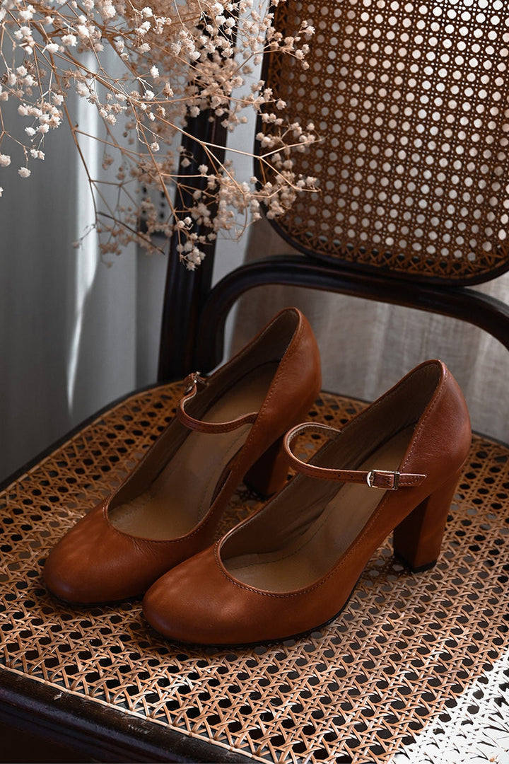 Caella | Sandals with straps for everyday wear and small heel