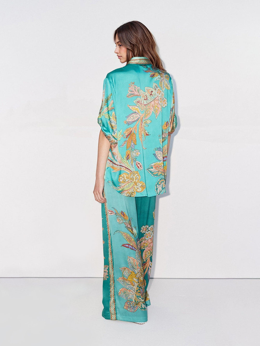 Complete Emerald Luxe – Oversized Shirt and Wide-Leg Pants