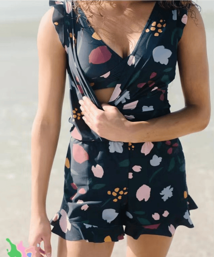 Agnieszka – Ruffled swimsuit with bust support