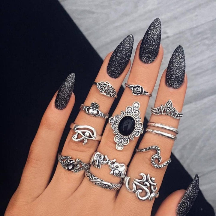 Unique package with 8 to 12 rings