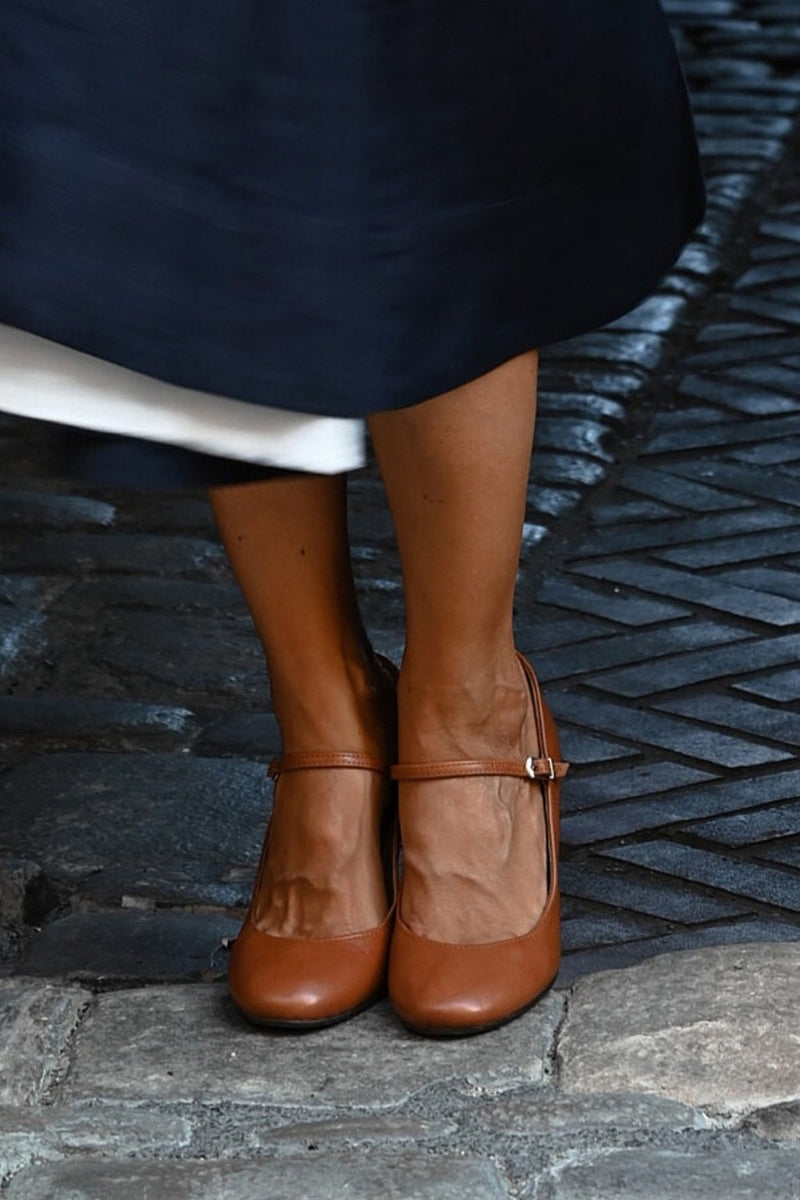 Caella | Sandals with straps for everyday wear and small heel