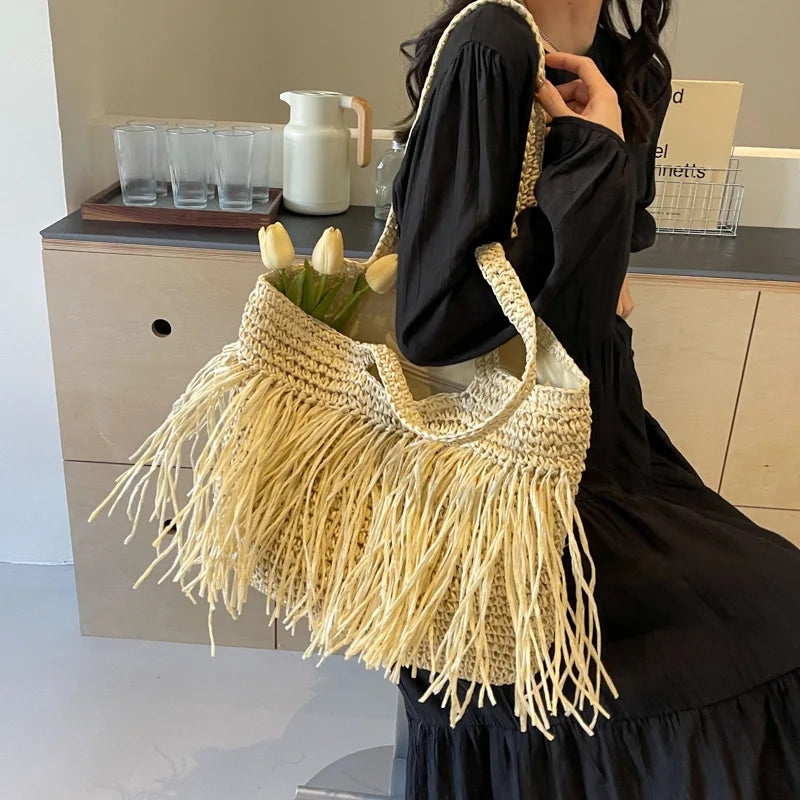 Woven Bag with Fringes – Natural and Boho Style