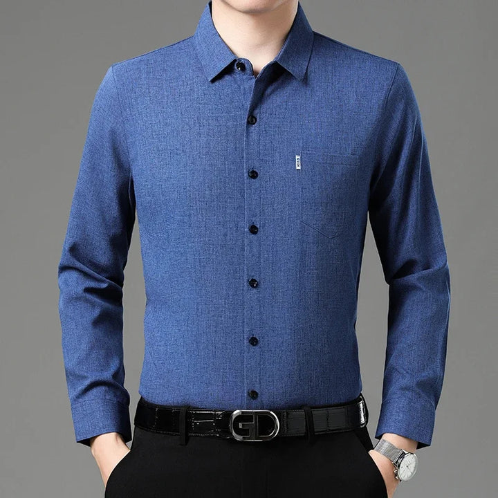 Slim Shirt Made of Soft Fabric