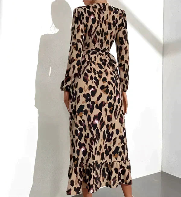 Lisandra | Elegant dress with V-neck