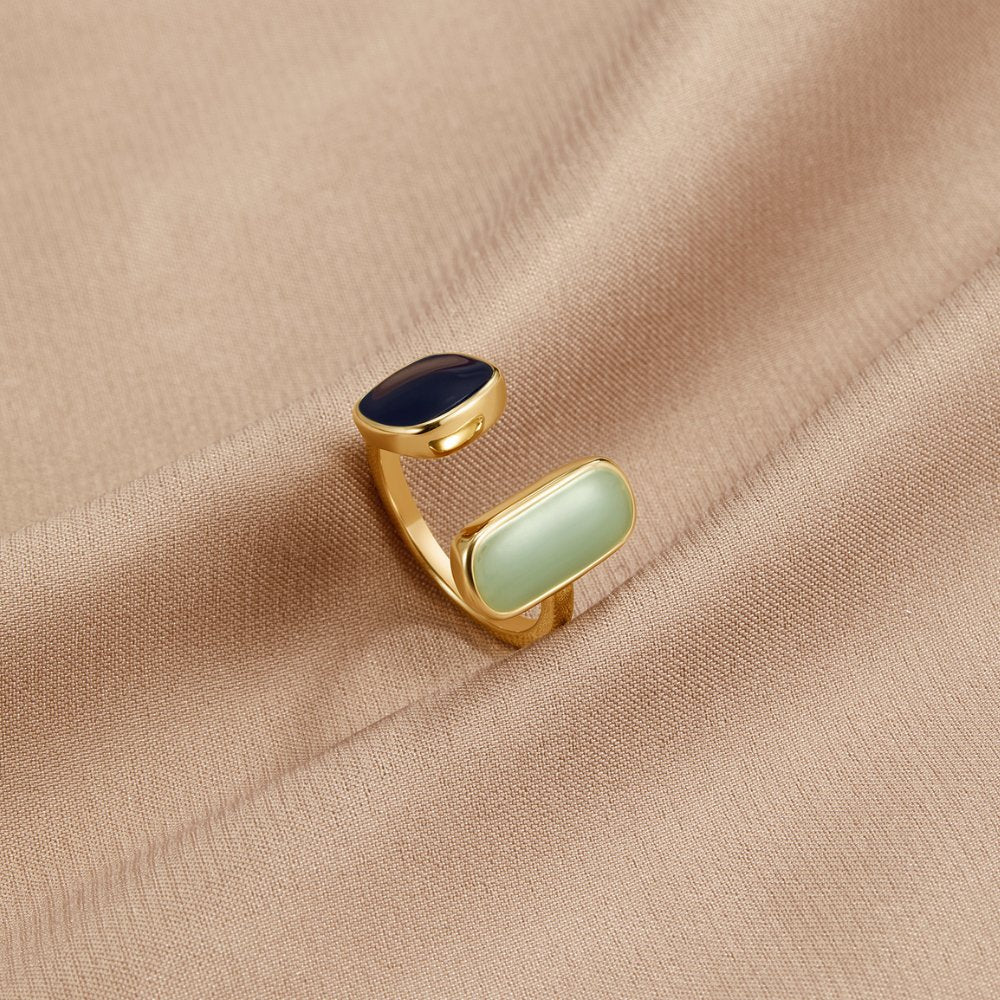 Enveloping Ring with Aquamarine