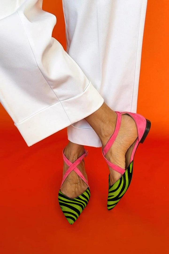 Linali | Flat sandals with zebra pattern and crossed straps at the ankle