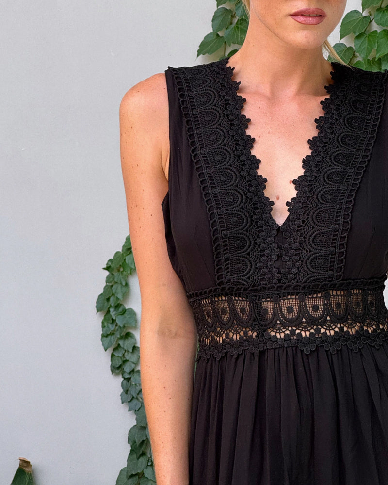 Ninfea | Sleeveless boho midi dress with lace details