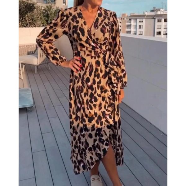 Lisandra | Elegant dress with V-neck